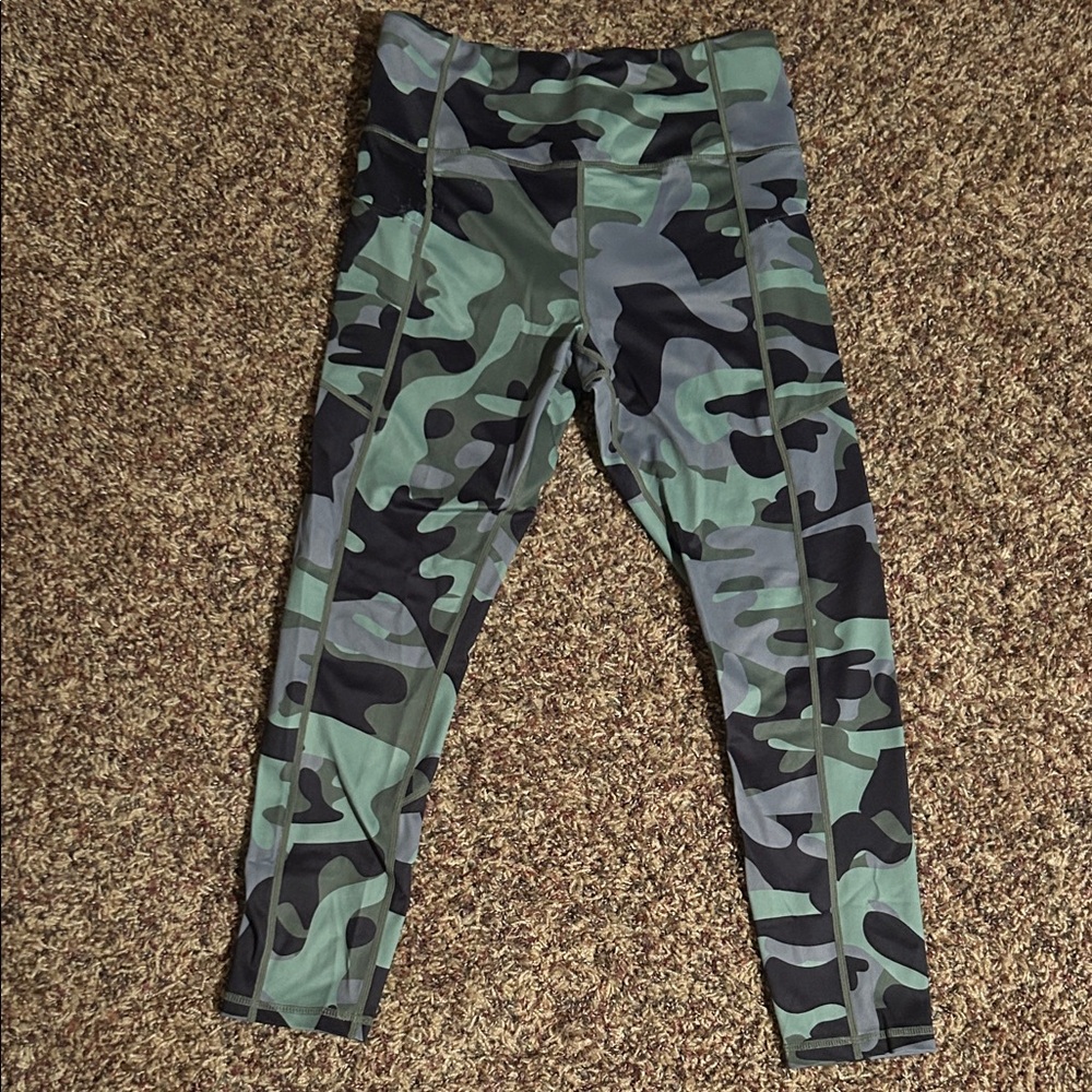 ZYIA Green and Black Camouflage Leggings